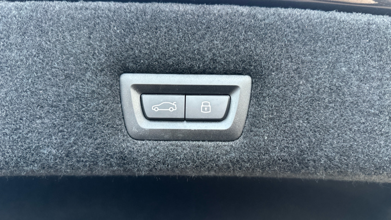 BMW 7 Series 750e xDrive Excellence 4dr Auto Saloon